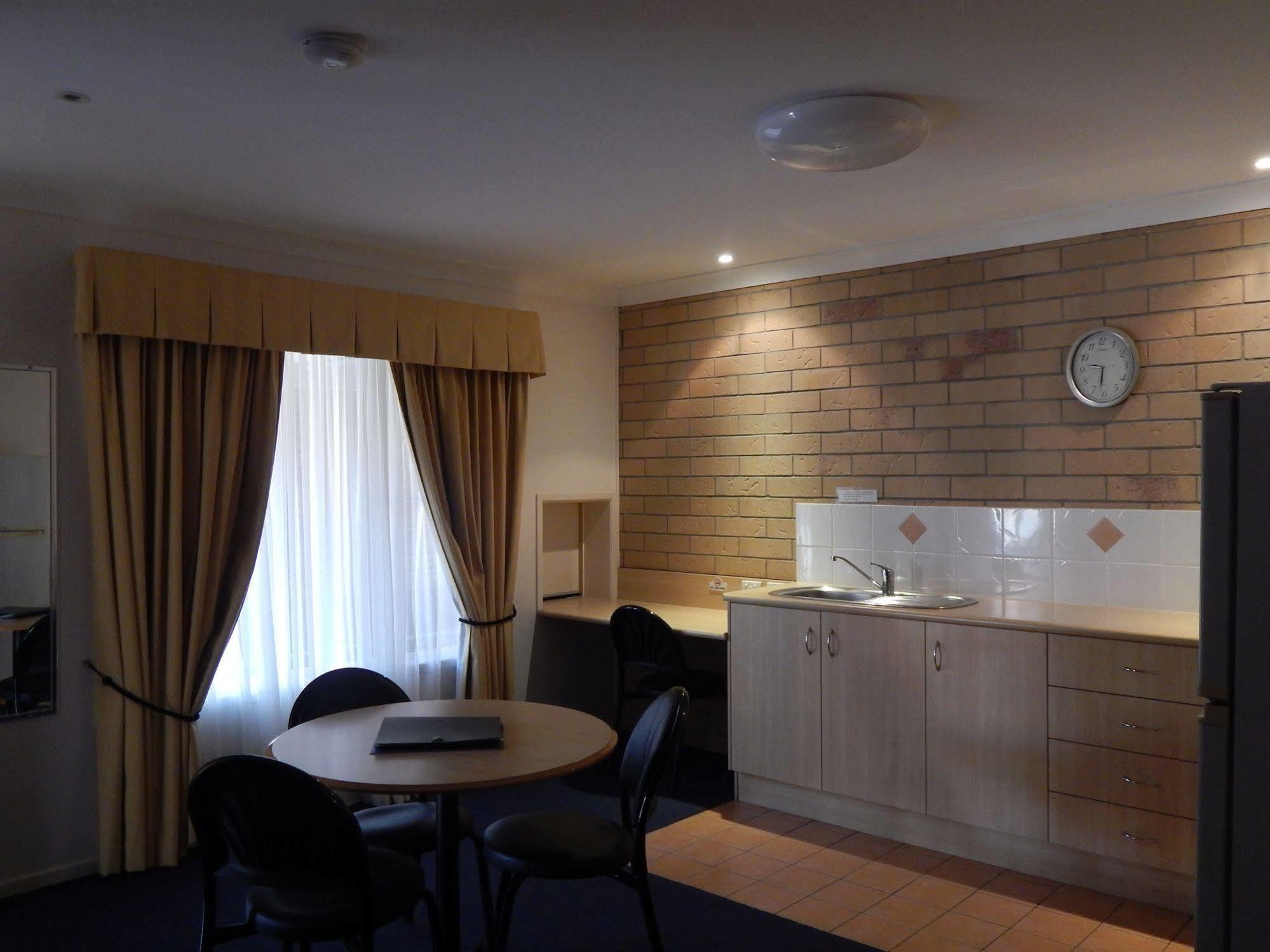 Cotswold Motor Inn Toowoomba Exterior foto