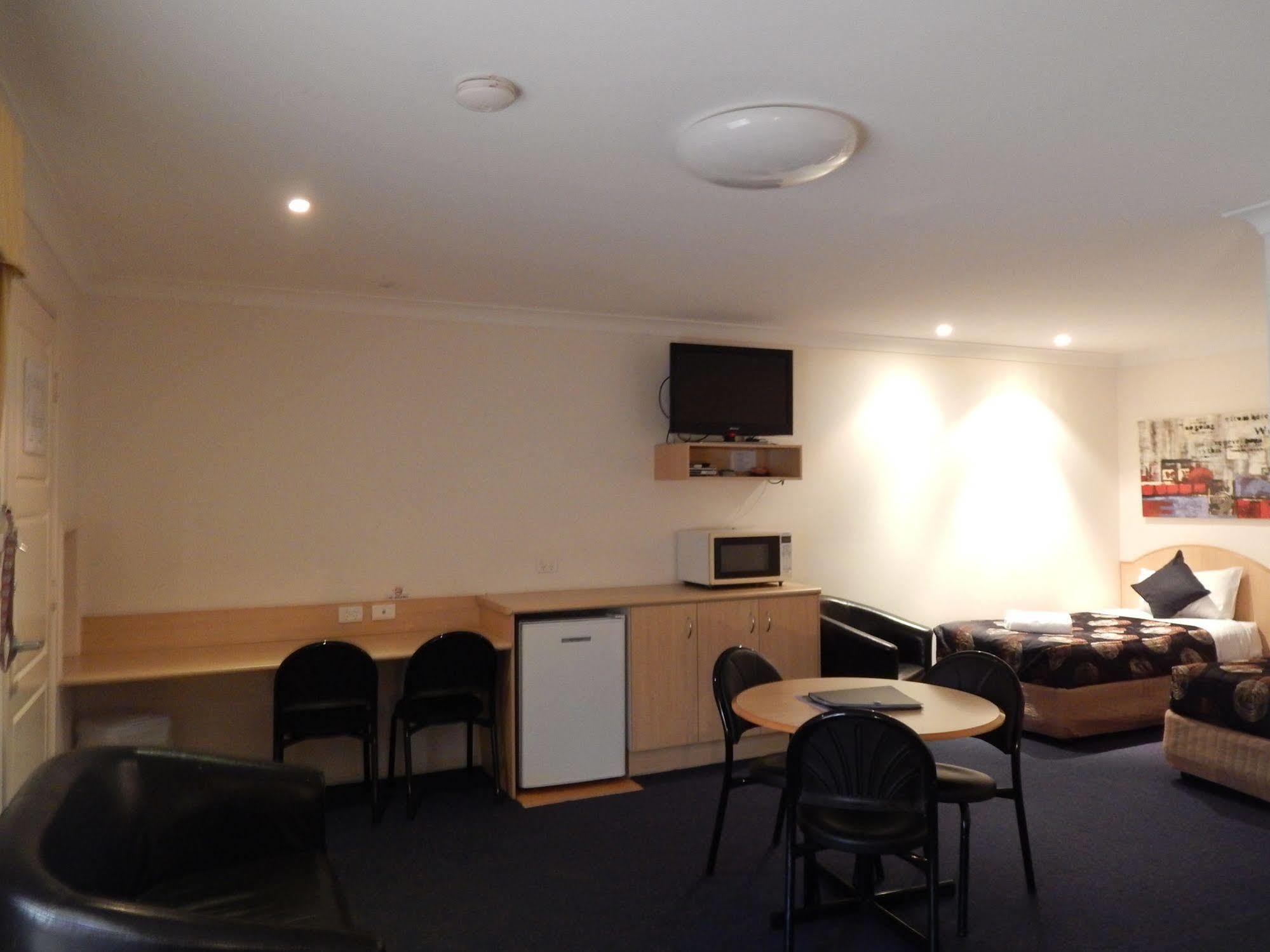 Cotswold Motor Inn Toowoomba Exterior foto